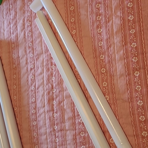 New never used 4 pc Q Snap 17" x 17" square quilting frame - Picture 3 of 5